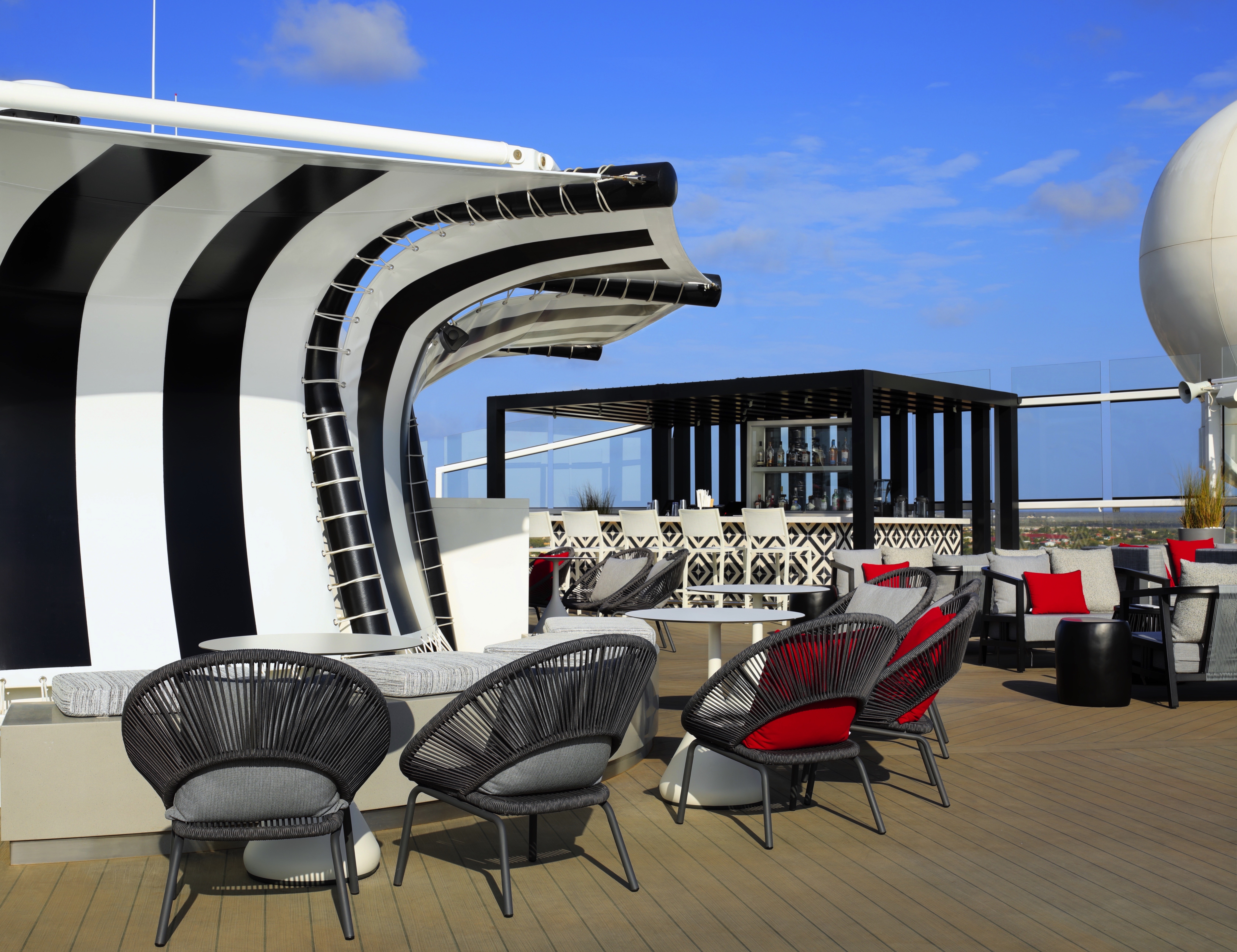 Celebrity Silhouette - The Retreat Lounge & Sun Deck